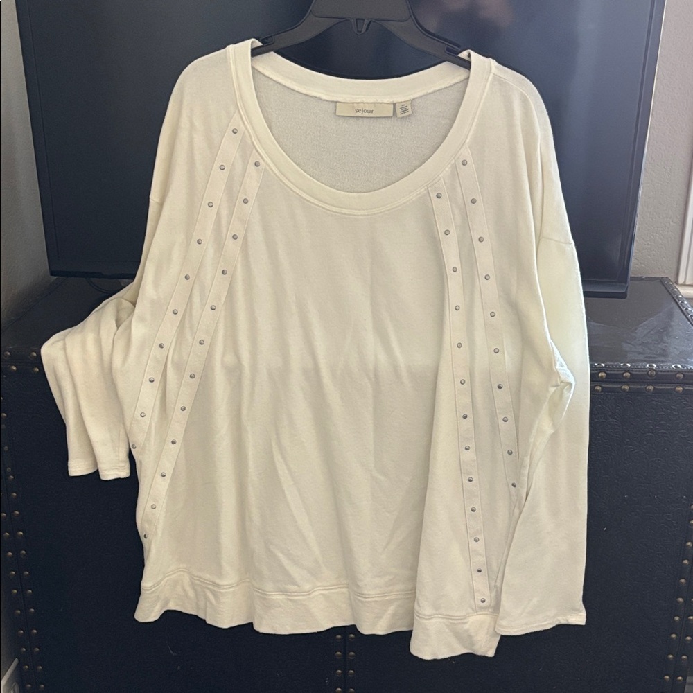 Creamy white sweatshirt